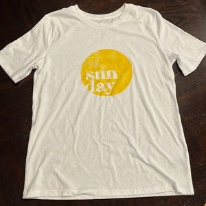 Banana Republic Graphic Tee Sunday Tshirt